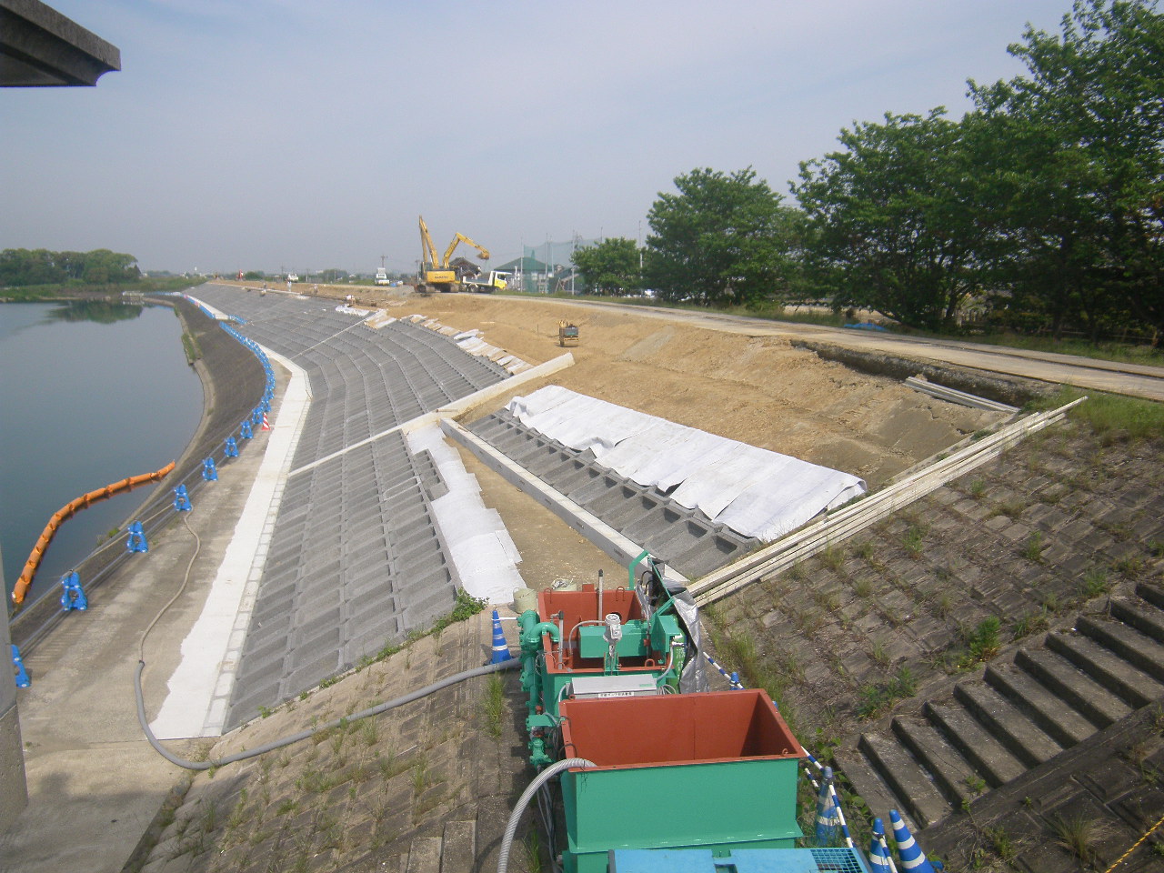 矢部川川犬地区築堤工亊〈八女市）